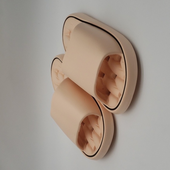 1841- Slippers For The House Size Small NWT - Picture 3 of 6